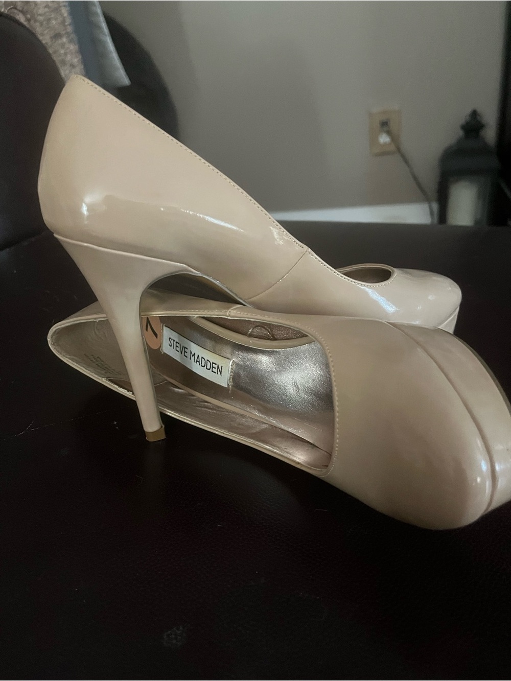 Steve Madden Beige Patent Leather Platform Pumps